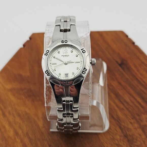 Fossil Women's Silver Tone Chronograph Watch Classic Boyfriend Casual AM-3863 - Picture 1 of 7